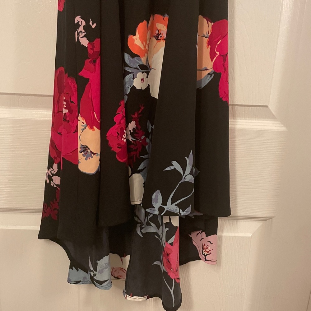NEW Floral high low swing dress. Size Medium. - Picture 8 of 9